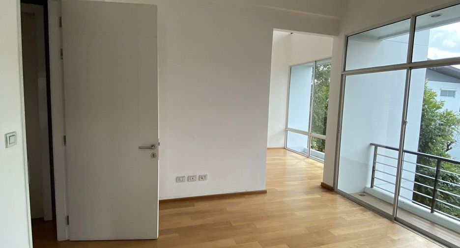 For sale and for rent 3 bedrooms house in Prawet, Bangkok