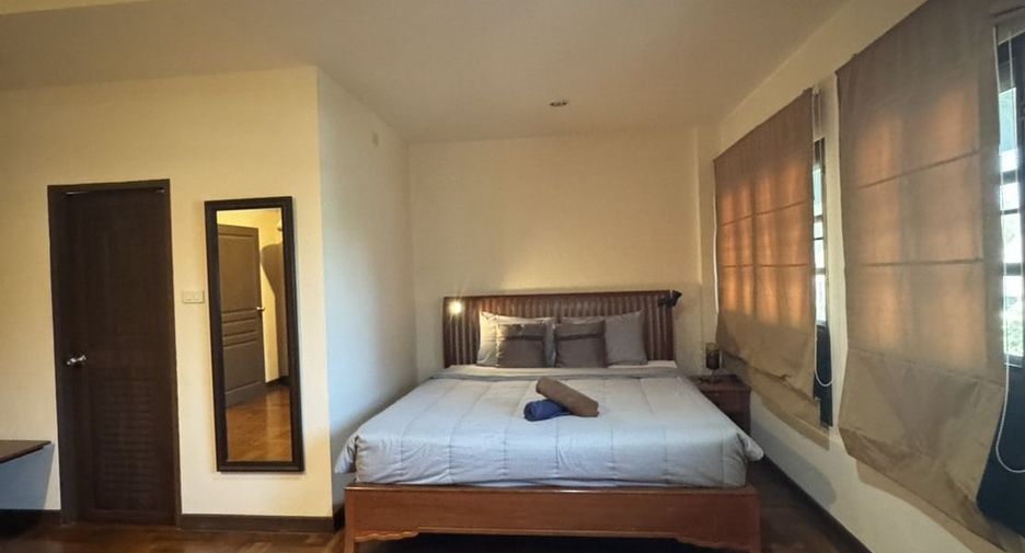For rent 4 bedrooms townhouse in Hua Hin, Prachuap Khiri Khan