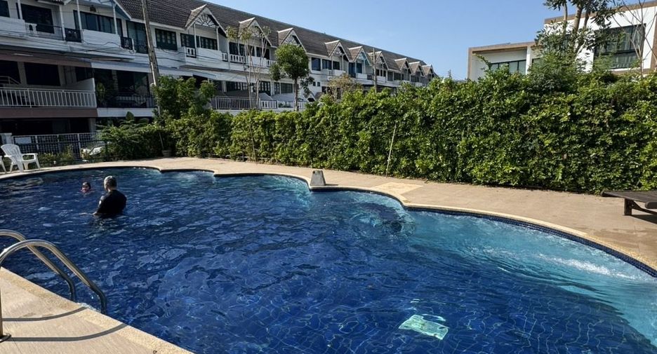 For rent 4 bedrooms townhouse in Hua Hin, Prachuap Khiri Khan