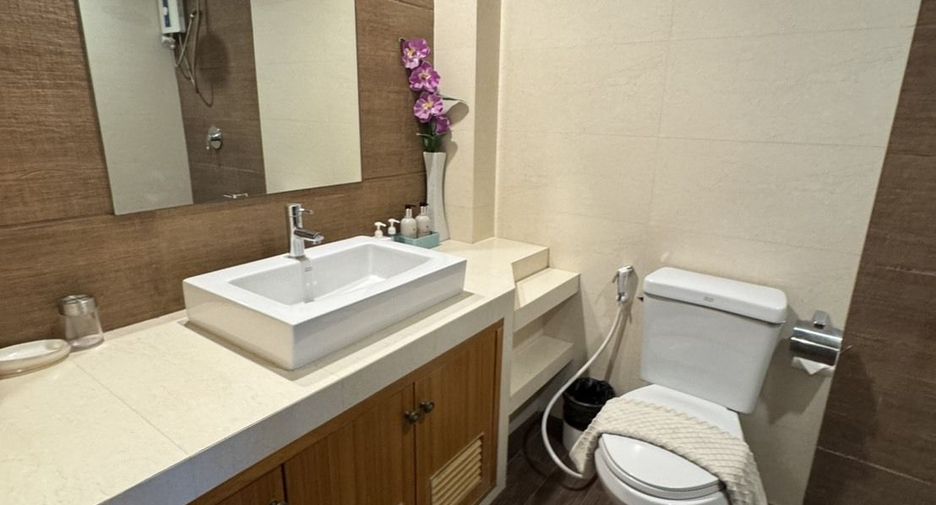 For rent 4 bedrooms townhouse in Hua Hin, Prachuap Khiri Khan