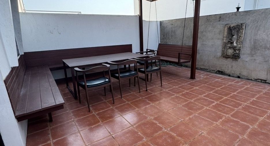 For rent 4 bedrooms townhouse in Hua Hin, Prachuap Khiri Khan