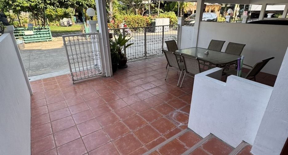 For rent 4 bedrooms townhouse in Hua Hin, Prachuap Khiri Khan