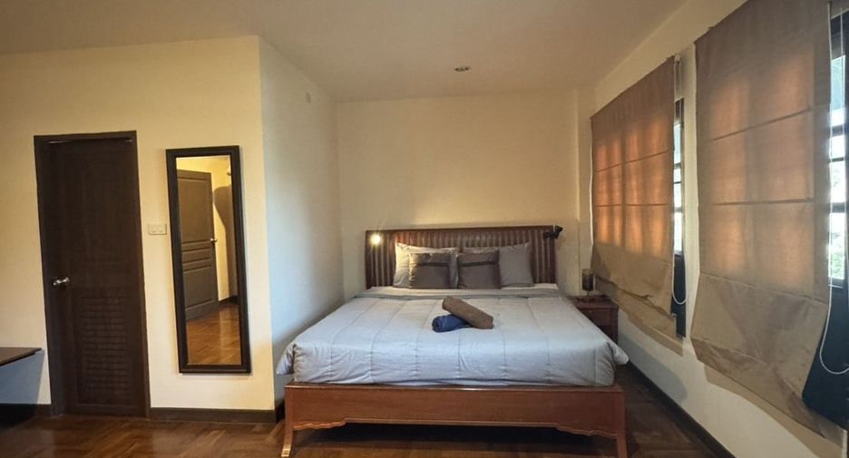 For rent 4 bedrooms townhouse in Hua Hin, Prachuap Khiri Khan