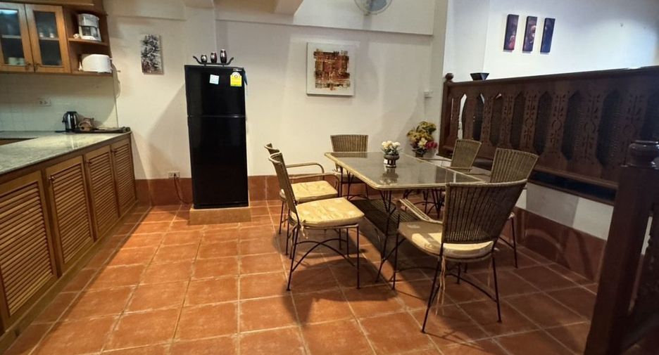 For rent 4 bedrooms townhouse in Hua Hin, Prachuap Khiri Khan