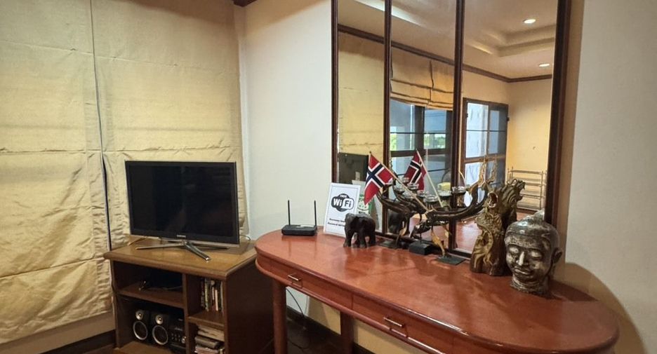 For rent 4 bedrooms townhouse in Hua Hin, Prachuap Khiri Khan