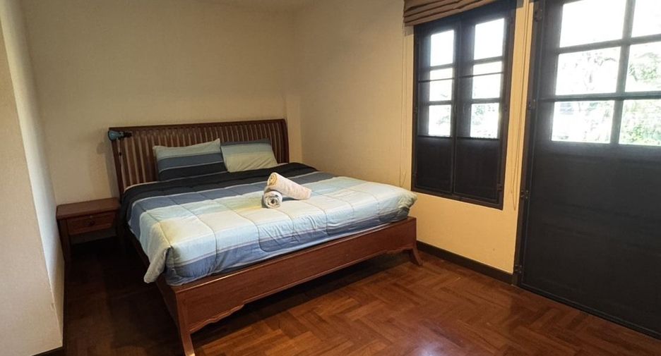 For rent 4 bedrooms townhouse in Hua Hin, Prachuap Khiri Khan
