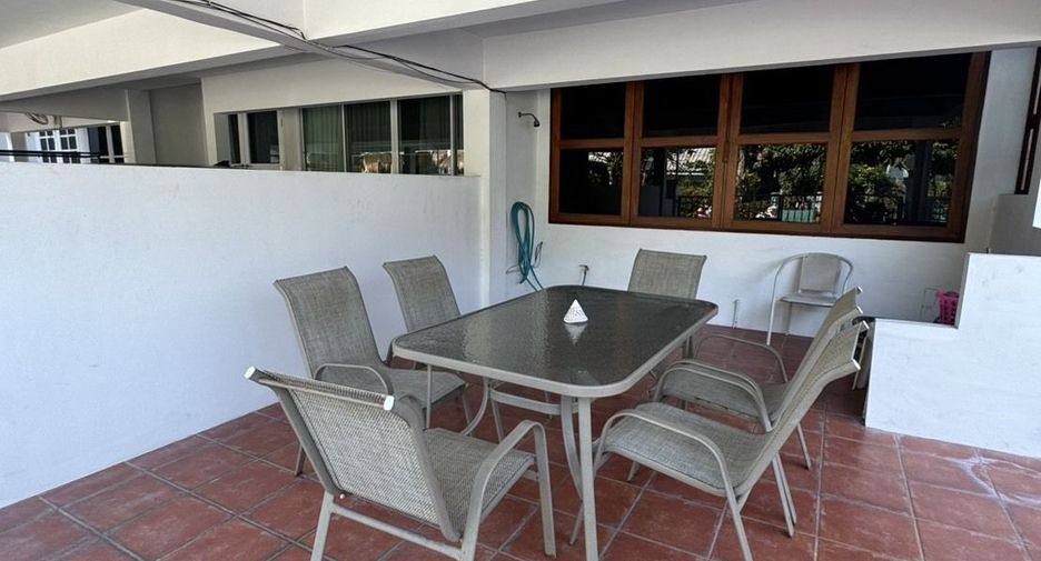 For rent 4 bedrooms townhouse in Hua Hin, Prachuap Khiri Khan