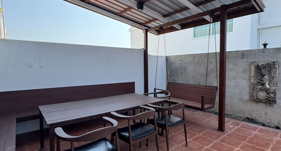 For rent 4 bedrooms townhouse in Hua Hin, Prachuap Khiri Khan