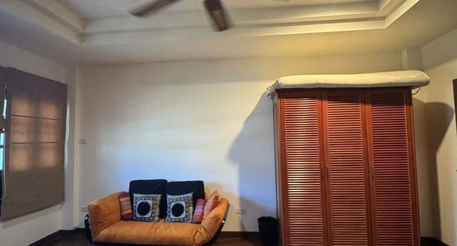 For rent 4 bedrooms townhouse in Hua Hin, Prachuap Khiri Khan