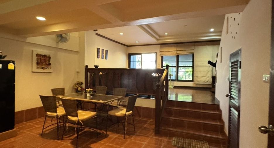 For rent 4 bedrooms townhouse in Hua Hin, Prachuap Khiri Khan