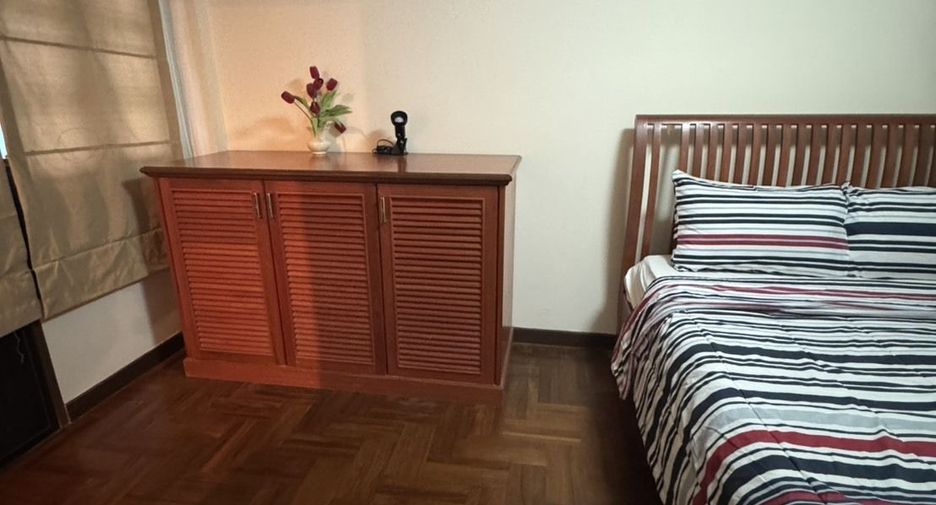 For rent 4 bedrooms townhouse in Hua Hin, Prachuap Khiri Khan