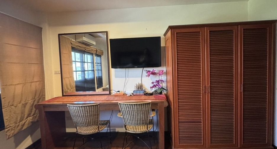For rent 4 bedrooms townhouse in Hua Hin, Prachuap Khiri Khan