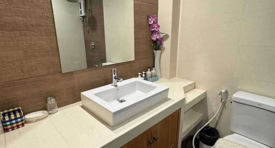 For rent 4 bedrooms townhouse in Hua Hin, Prachuap Khiri Khan