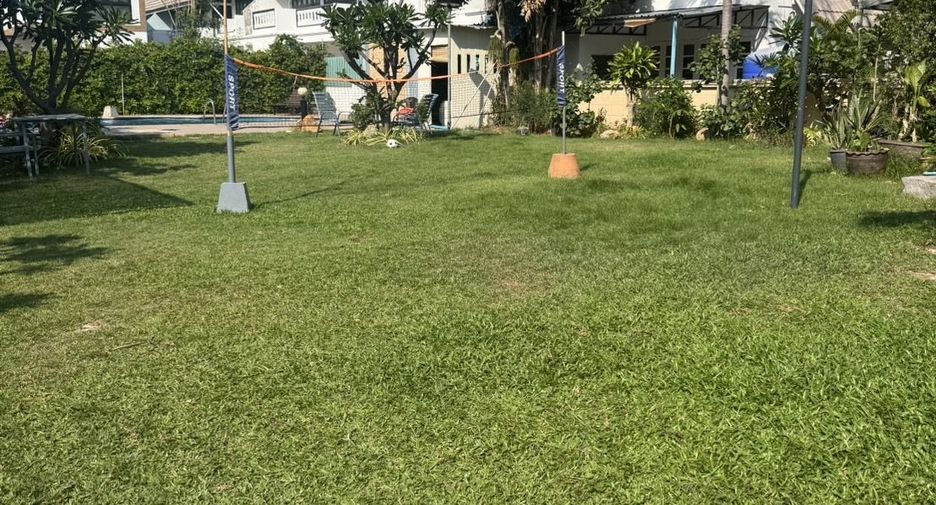 For rent 4 bedrooms townhouse in Hua Hin, Prachuap Khiri Khan