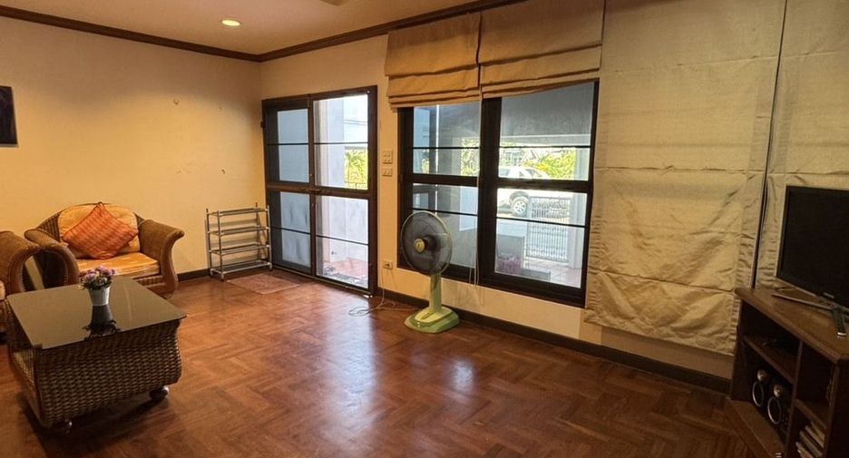 For rent 4 bedrooms townhouse in Hua Hin, Prachuap Khiri Khan