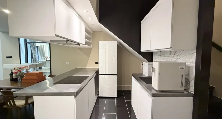 For sale 2 bedrooms condo in Watthana, Bangkok