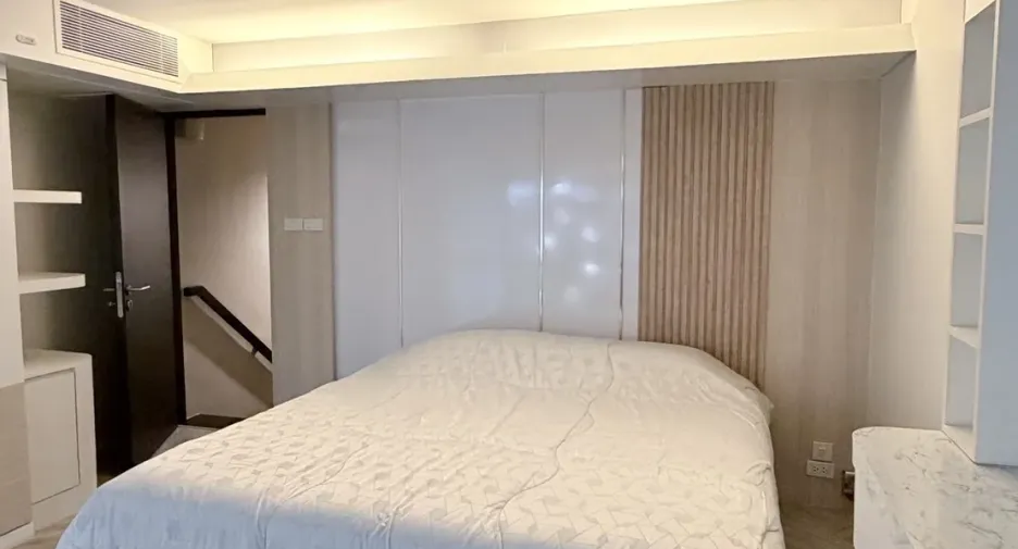 For sale 2 bedrooms condo in Watthana, Bangkok