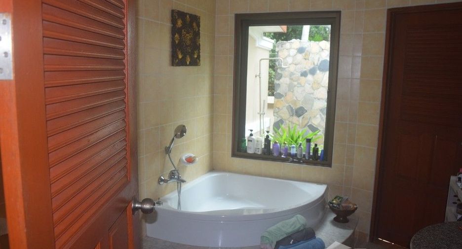 For sale 5 bedrooms house in Ko Samui, Surat Thani