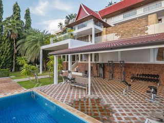 À vendre 4 chambres villa à Ko Samui, Surat Thani