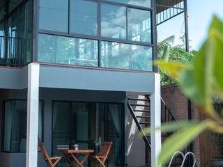 Villa zur Miete mit 5 Zimmer in Mueang Chiang Mai, Chiang Mai