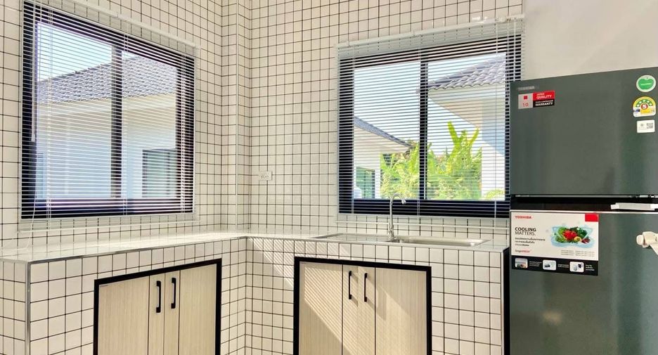 For rent 3 bedrooms house in Saraphi, Chiang Mai
