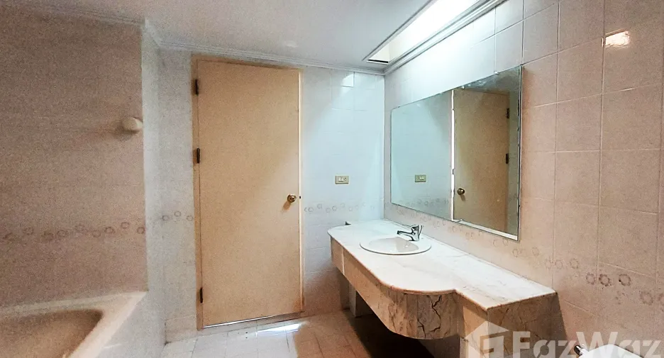 For sale 1 bed condo in Ban Chang, Rayong