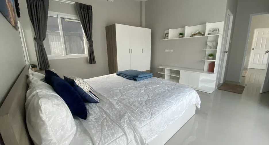For sale and for rent 5 bedrooms house in Cha Am, Phetchaburi