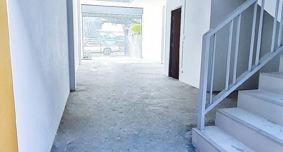 For sale 4 bedrooms townhouse in Mueang Chiang Mai, Chiang Mai