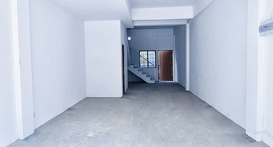 For sale 4 bedrooms townhouse in Mueang Chiang Mai, Chiang Mai