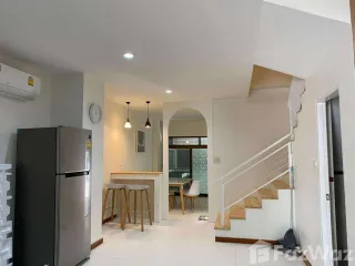 Reihenhaus zur Miete mit 2 Zimmer in Mueang Chiang Mai, Chiang Mai