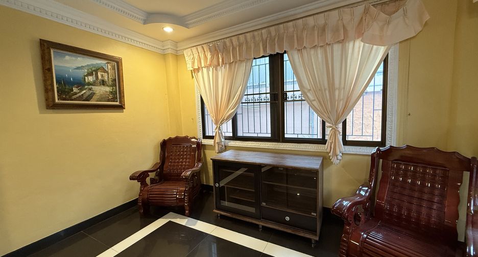 For rent 4 bedrooms villa in Bang Lamung, Chonburi