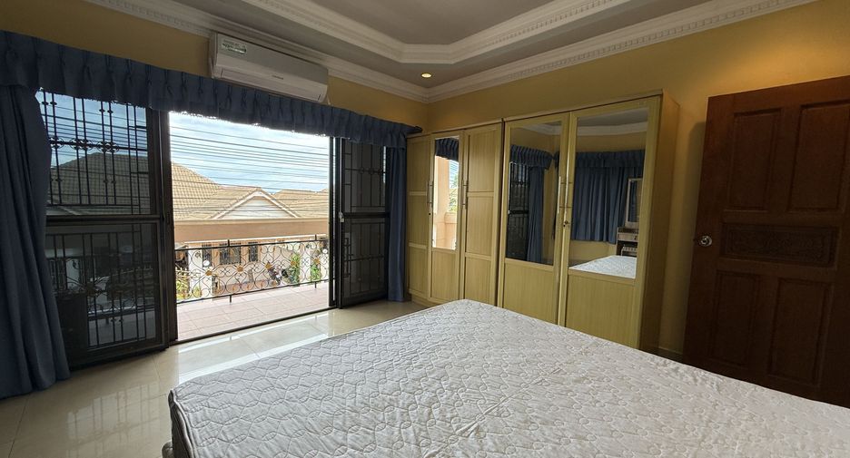 For rent 4 bedrooms villa in Bang Lamung, Chonburi
