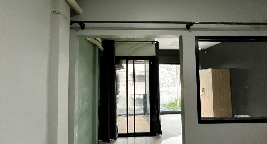 For rent 2 bedrooms townhouse in Mueang Chiang Mai, Chiang Mai