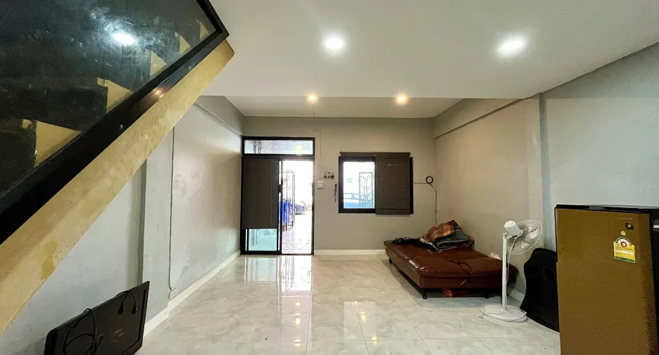 For rent 2 bedrooms townhouse in Mueang Chiang Mai, Chiang Mai