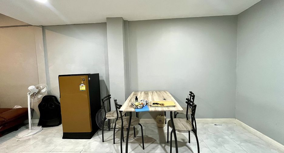 Casa adosada en alquiler de 2 habitaciones en Mueang Chiang Mai, Chiang Mai
