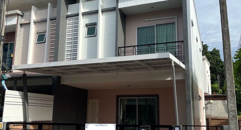 For rent 3 bedrooms townhouse in Mueang Phuket, Phuket