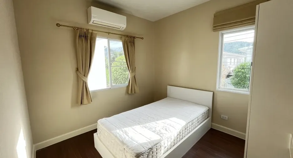 For rent 3 bedrooms townhouse in Mueang Phuket, Phuket