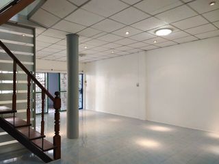 Casa adosada en venta de 3 habitaciones en Nong Khaem, Bangkok