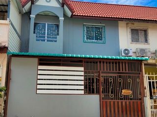 Casa adosada en venta de 3 habitaciones en Nong Khaem, Bangkok