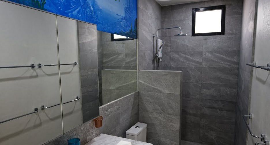 For sale 6 bedrooms house in Ko Pha-ngan, Surat Thani