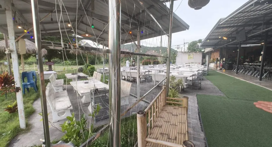 For sale 4 ベッドルーム retail Space in Si Racha, Chonburi