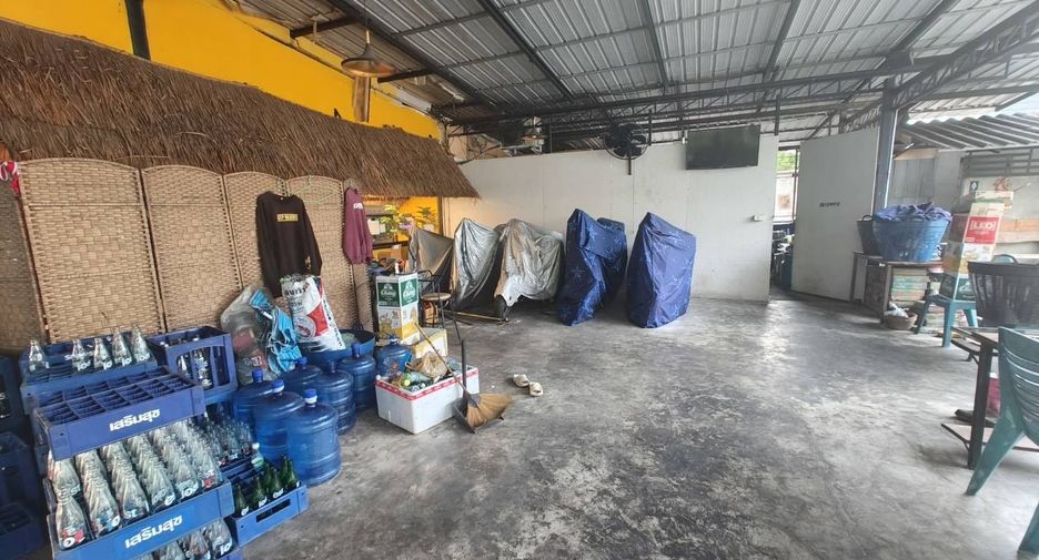 For sale 4 ベッドルーム retail Space in Si Racha, Chonburi