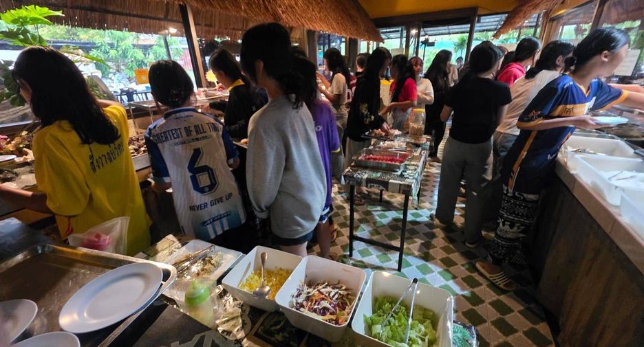 For sale 4 ベッドルーム retail Space in Si Racha, Chonburi