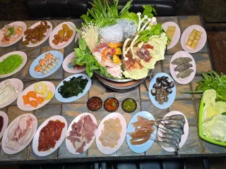 Gewerbefläche zum Kauf mit 4 Zimmer in Si Racha, Chonburi