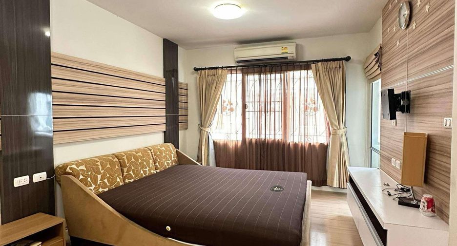 For sale 3 bedrooms townhouse in Bueng Kum, Bangkok