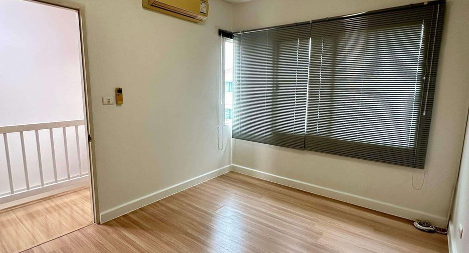 For sale 3 bedrooms townhouse in Bueng Kum, Bangkok