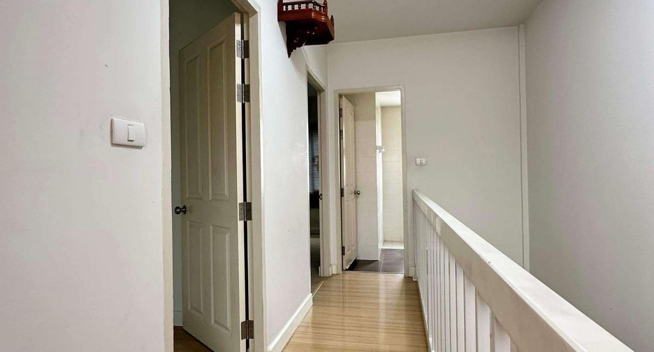 For sale 3 bedrooms townhouse in Bueng Kum, Bangkok
