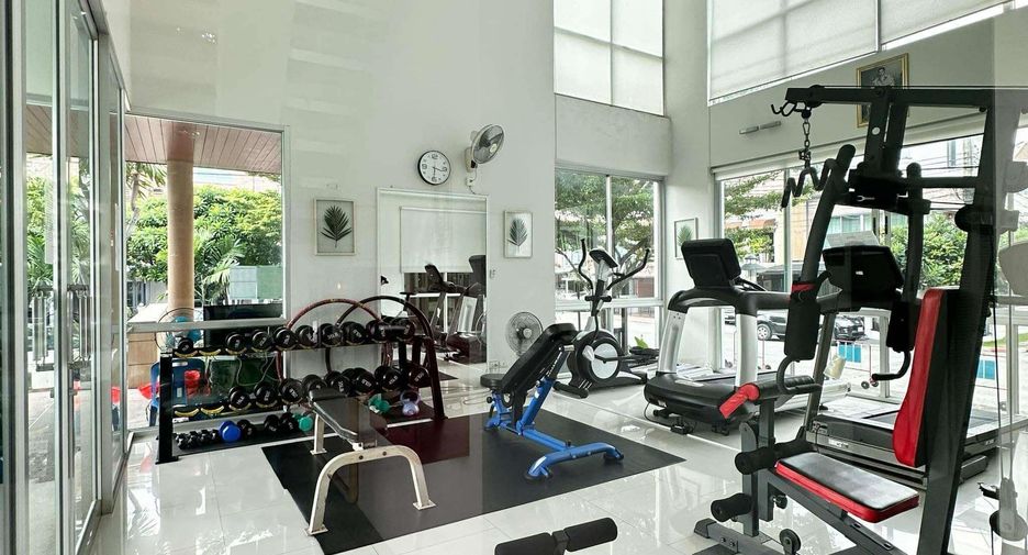For sale 3 bedrooms townhouse in Bueng Kum, Bangkok