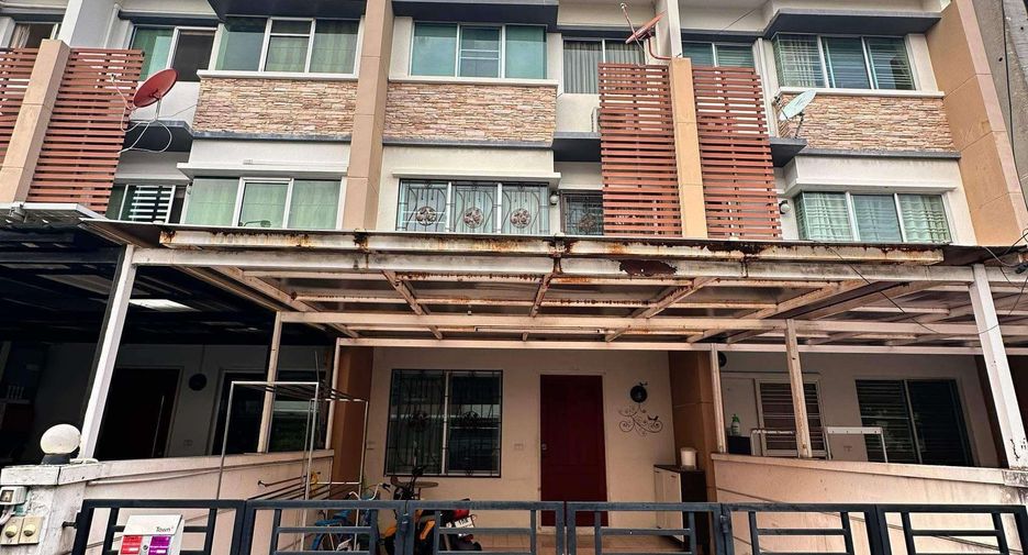 For sale 3 bedrooms townhouse in Bueng Kum, Bangkok
