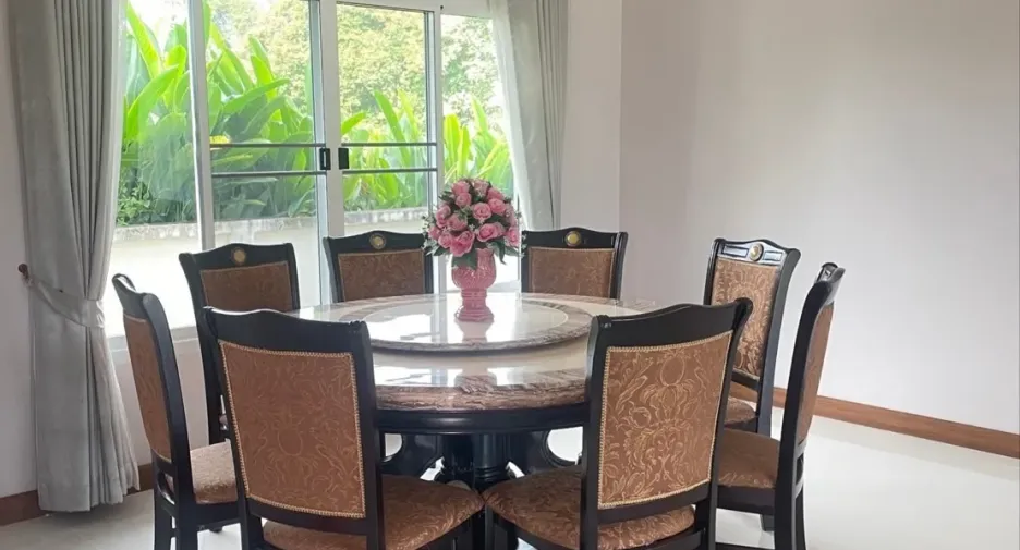 出租 4 卧室 独立屋 在 San Sai, Chiang Mai